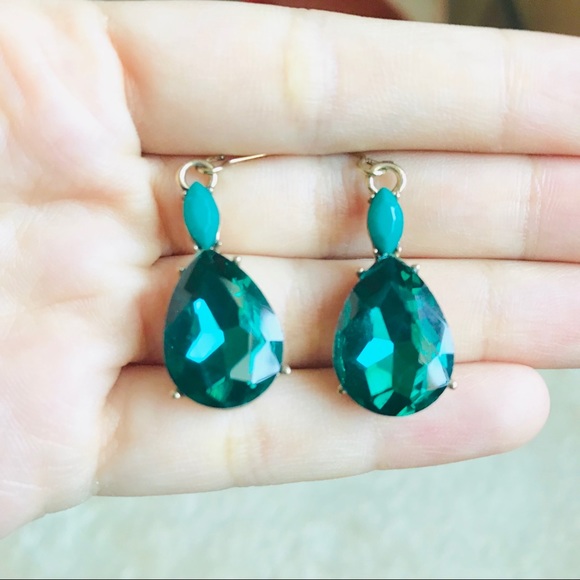 Sparkling Diamond & Crystal Faux Gem Earrings Set - Picture 8 of 8